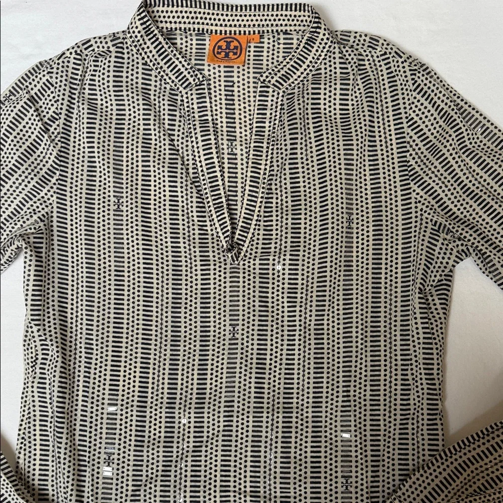 Tory Burch stylish monochrome